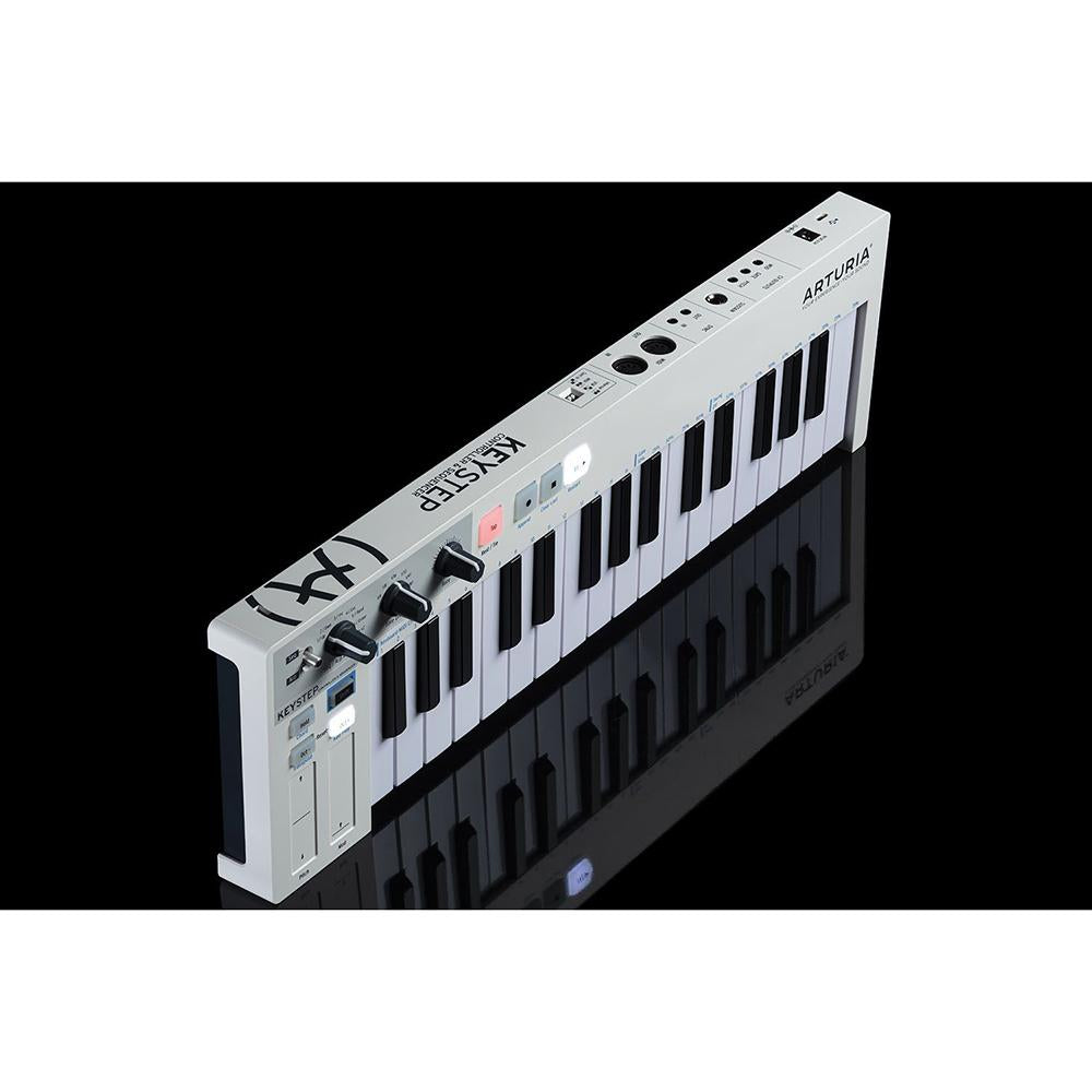 Arturia KeyStep 32-Key MIDI Controller and Keyboard White + 26 Month Protection