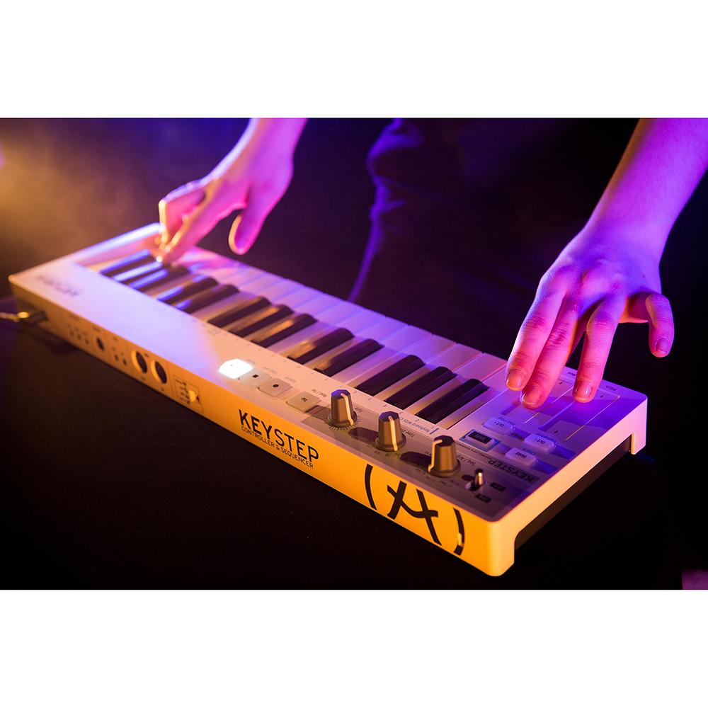 Arturia KeyStep 32-Key MIDI Controller and Keyboard White + 26 Month Protection