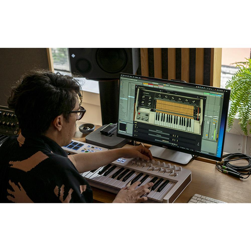 Arturia KeyLab Mk3 61-Key USB MIDI Controller Keyboard White+26 Month Protection