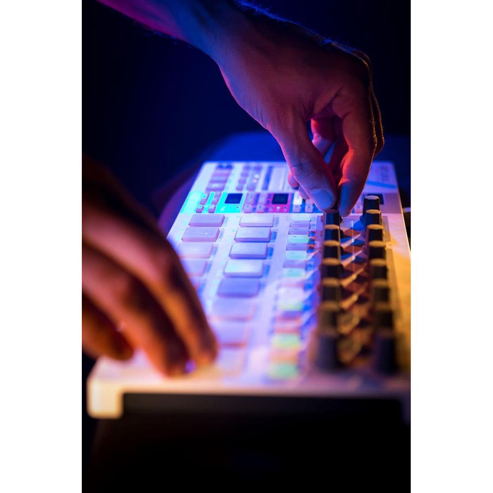 Arturia KeyLab Essential 49 mk3 49-Key USB MIDI Controller Keyboard, White - Refurbished